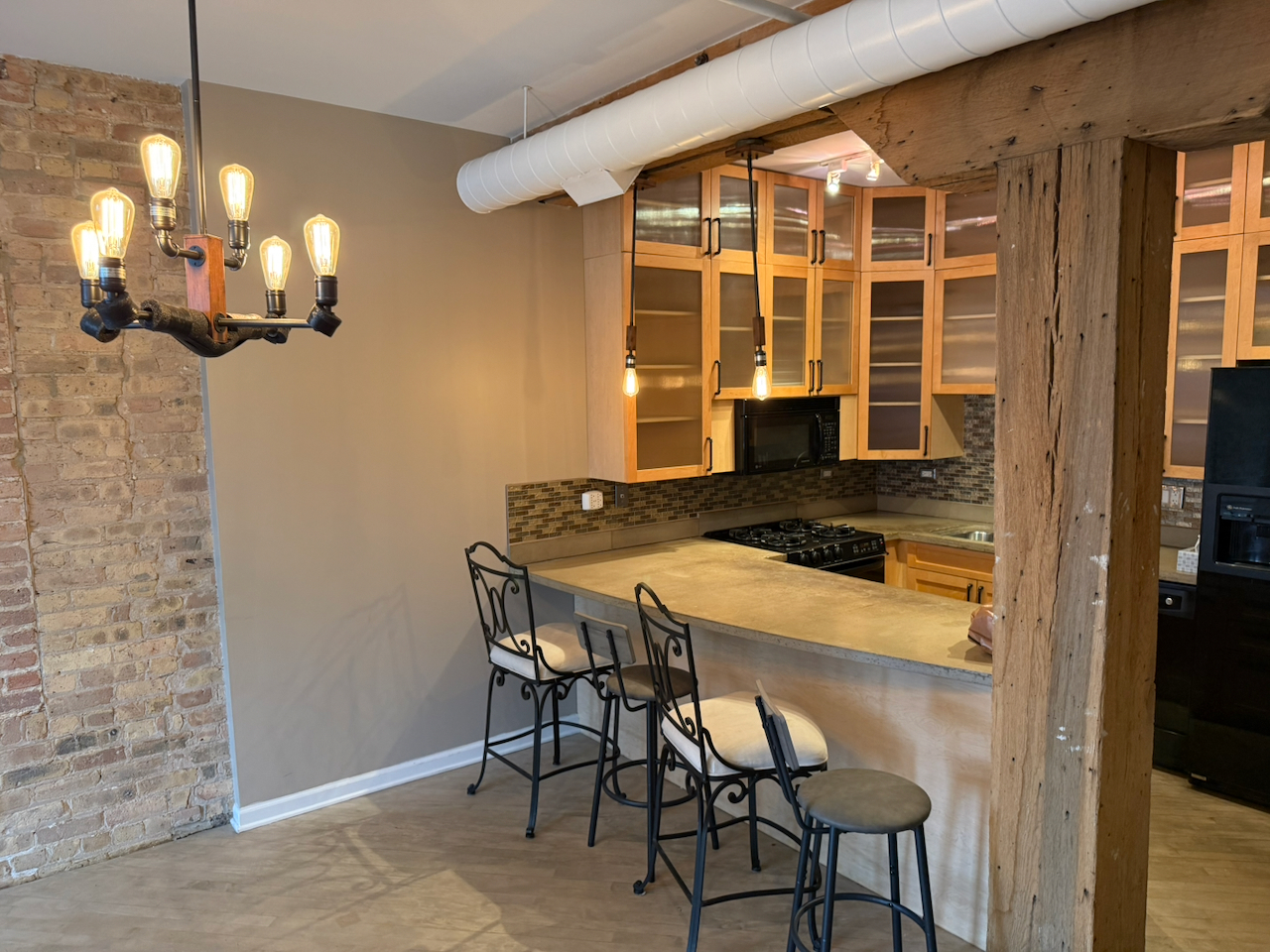 1735 W Diversey Parkway 118