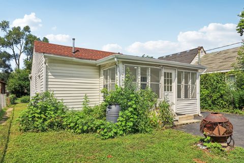 Tiny photo for 515 Catalpa Drive, Round Lake, IL 60073 (MLS # 12521186)