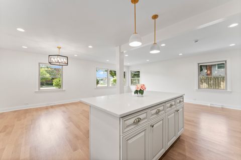 Tiny photo for 208 47th Street, Western Springs, IL 60558 (MLS # 12462119)