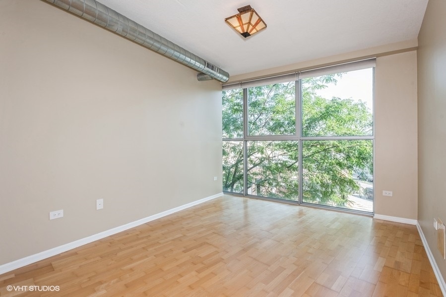 Evanston, Illinois 60201, United States, 2 Bedrooms Bedrooms, ,2 BathroomsBathrooms,Residential,Active,235460