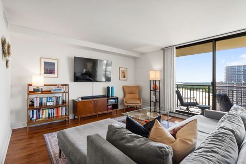 Tiny photo for 6007 N Sheridan Road #15G, Chicago, IL 60660 (MLS # 12443403)