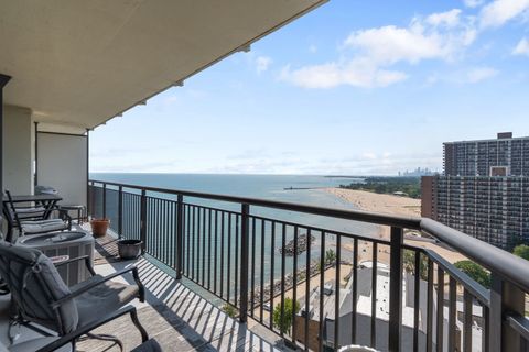 Tiny photo for 6007 N Sheridan Road #15G, Chicago, IL 60660 (MLS # 12443403)