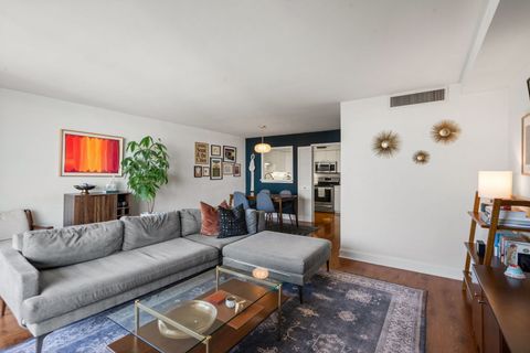 Tiny photo for 6007 N Sheridan Road #15G, Chicago, IL 60660 (MLS # 12443403)