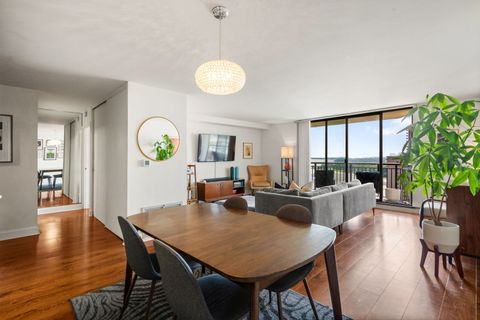 Tiny photo for 6007 N Sheridan Road #15G, Chicago, IL 60660 (MLS # 12443403)