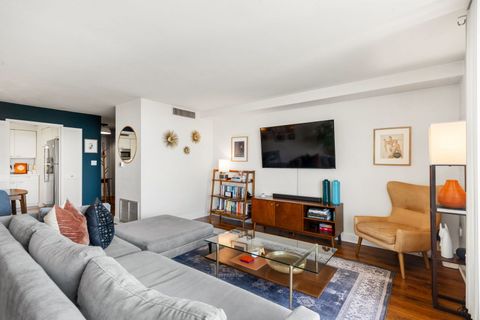 Tiny photo for 6007 N Sheridan Road #15G, Chicago, IL 60660 (MLS # 12443403)