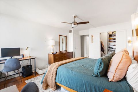 Tiny photo for 6007 N Sheridan Road #15G, Chicago, IL 60660 (MLS # 12443403)
