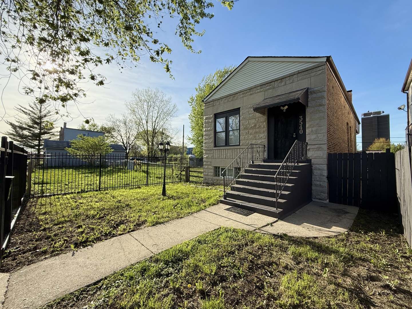 3540 W Carroll Avenue