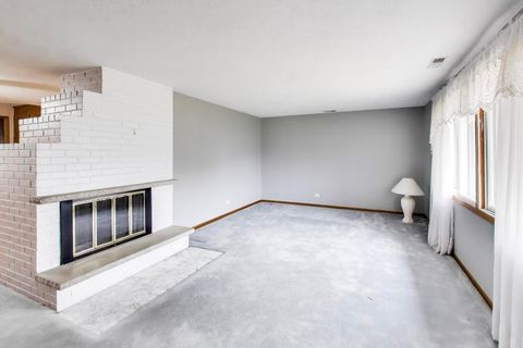 Tiny photo for Schaumburg, IL 60193 (MLS # 12586741)