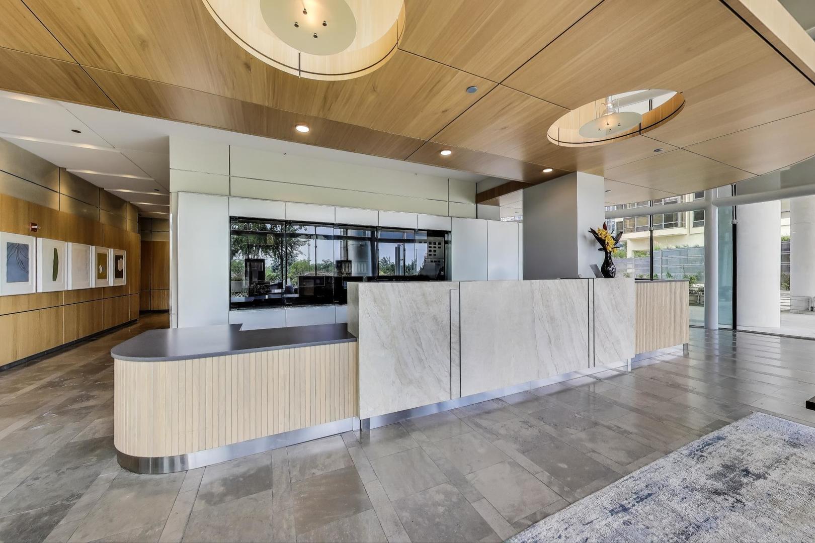 Chicago, Illinois 60601, United States, 2 Bedrooms Bedrooms, ,2 BathroomsBathrooms,Residential,Active,195197