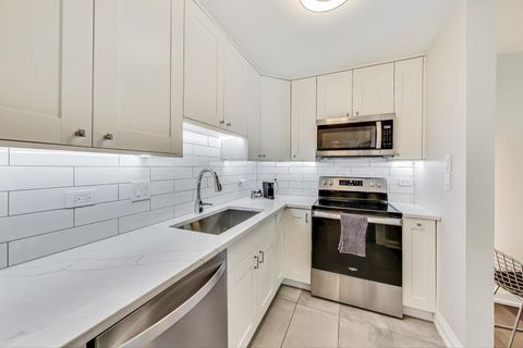 Tiny photo for 424 Park Avenue #205, River Forest, IL 60305 (MLS # 12507091)