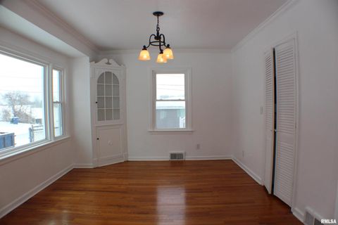 Tiny photo for 1611 COFFELT Avenue, Davenport, IA 52803 (MLS # QC4270067)