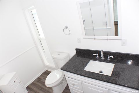 Tiny photo for 1611 COFFELT Avenue, Davenport, IA 52803 (MLS # QC4270067)