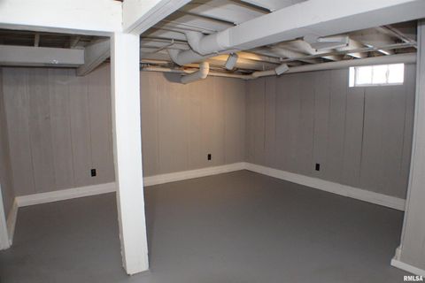 Tiny photo for 1611 COFFELT Avenue, Davenport, IA 52803 (MLS # QC4270067)