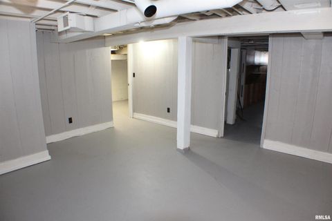 Tiny photo for 1611 COFFELT Avenue, Davenport, IA 52803 (MLS # QC4270067)