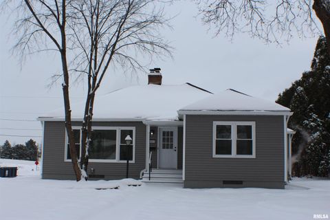 Tiny photo for 1611 COFFELT Avenue, Davenport, IA 52803 (MLS # QC4270067)