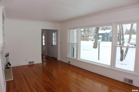 Tiny photo for 1611 COFFELT Avenue, Davenport, IA 52803 (MLS # QC4270067)