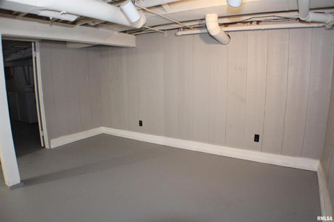 Tiny photo for 1611 COFFELT Avenue, Davenport, IA 52803 (MLS # QC4270067)