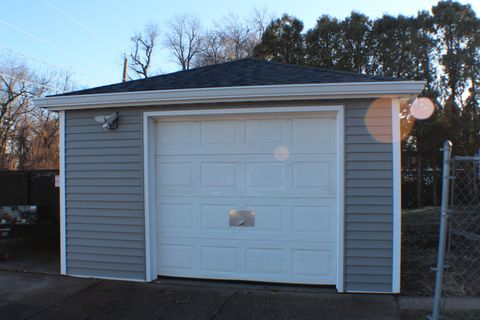 Tiny photo for 1611 Coffelt Ave Ave, Davenport, IA 52803 (MLS # QC4270067)