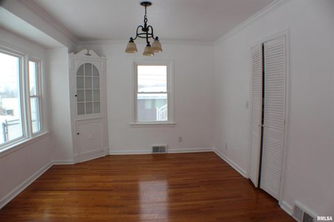 Tiny photo for 1611 COFFELT Avenue, Davenport, IA 52803 (MLS # QC4270067)