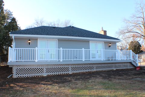 Tiny photo for 1611 Coffelt Ave Ave, Davenport, IA 52803 (MLS # QC4270067)