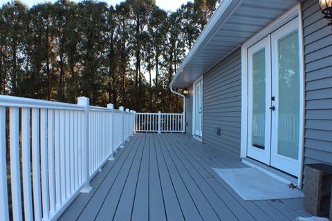 Tiny photo for 1611 Coffelt Ave Ave, Davenport, IA 52803 (MLS # QC4270067)