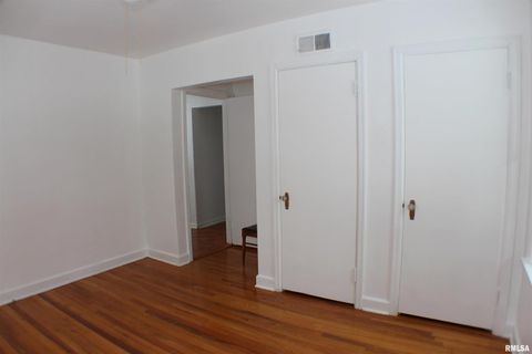 Tiny photo for 1611 COFFELT Avenue, Davenport, IA 52803 (MLS # QC4270067)