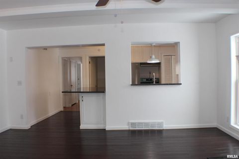 Tiny photo for 1611 COFFELT Avenue, Davenport, IA 52803 (MLS # QC4270067)