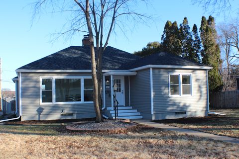 Tiny photo for 1611 Coffelt Ave Ave, Davenport, IA 52803 (MLS # QC4270067)