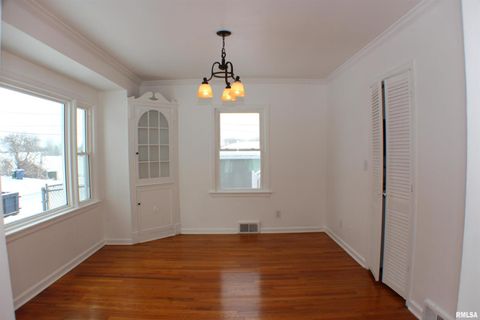 Tiny photo for 1611 COFFELT Avenue, Davenport, IA 52803 (MLS # QC4270067)