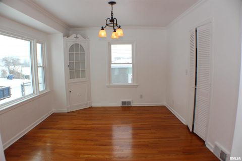 Tiny photo for 1611 COFFELT Avenue, Davenport, IA 52803 (MLS # QC4270067)