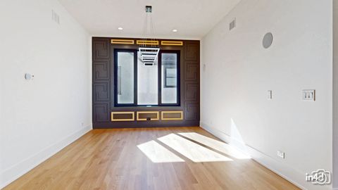 Tiny photo for 366 N Highview Avenue, Elmhurst, IL 60126 (MLS # 12485317)