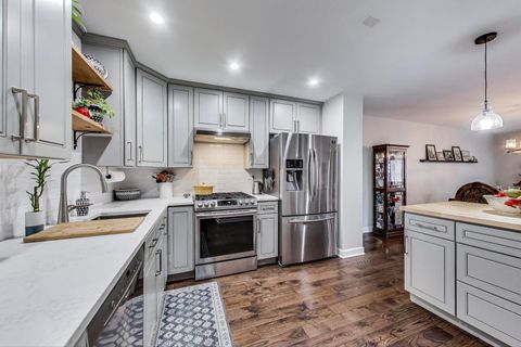 Tiny photo for 107 W Brighton Place, Mount Prospect, IL 60056 (MLS # 12497474)