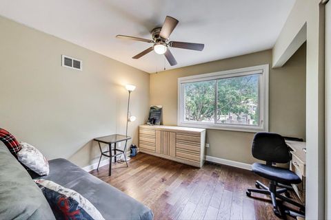 Tiny photo for 107 W Brighton Place, Mount Prospect, IL 60056 (MLS # 12497474)