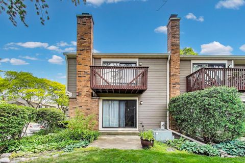 Tiny photo for 107 W Brighton Place, Mount Prospect, IL 60056 (MLS # 12497474)