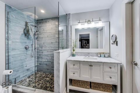 Tiny photo for 107 W Brighton Place, Mount Prospect, IL 60056 (MLS # 12497474)