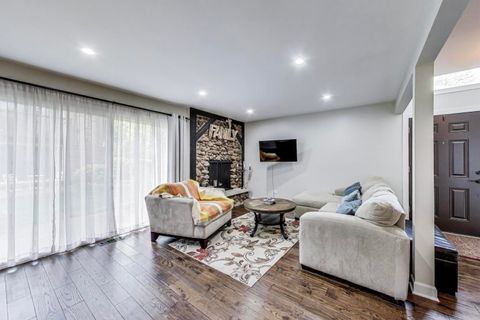 Tiny photo for 107 W Brighton Place, Mount Prospect, IL 60056 (MLS # 12497474)