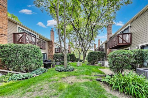 Tiny photo for 107 W Brighton Place, Mount Prospect, IL 60056 (MLS # 12497474)