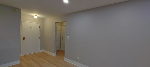 Tiny photo for 2 Villa Verde Drive #108, Buffalo Grove, IL 60089 (MLS # 12557624)