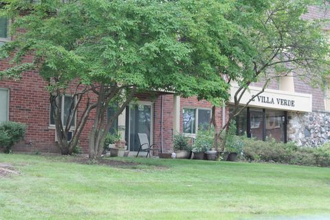 Photo of 2 Villa Verde Drive #108, Buffalo Grove, IL 60089 (MLS # 12557624)