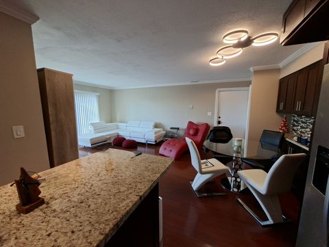 Tiny photo for 664 Pinecrest Drive #302, Prospect Heights, IL 60070 (MLS # 12566500)