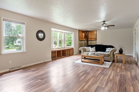 Tiny photo for 1611 Michigan Avenue, Rockford, IL 61102 (MLS # 12674527)