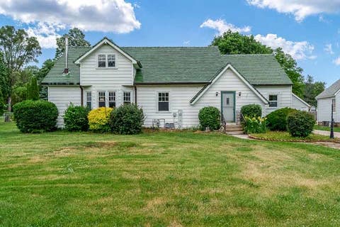 Photo of 1611 Michigan Avenue, Rockford, IL 61102 (MLS # 12674527)