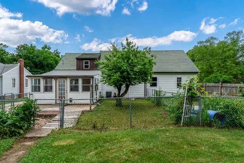Tiny photo for 1611 Michigan Avenue, Rockford, IL 61102 (MLS # 12674527)