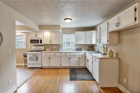 Tiny photo for 1611 Michigan Avenue, Rockford, IL 61102 (MLS # 12674527)