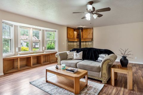 Tiny photo for 1611 Michigan Avenue, Rockford, IL 61102 (MLS # 12674527)