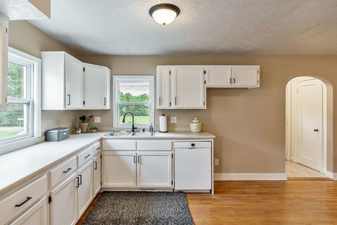 Tiny photo for 1611 Michigan Avenue, Rockford, IL 61102 (MLS # 12674527)