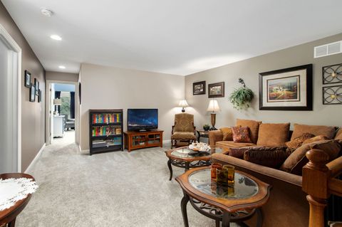 Tiny photo for 271 Arbor Glen Boulevard #271, Schaumburg, IL 60195 (MLS # 12616554)