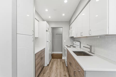 Tiny photo for 426 W BARRY Avenue #407, Chicago, IL 60657 (MLS # 12717102)