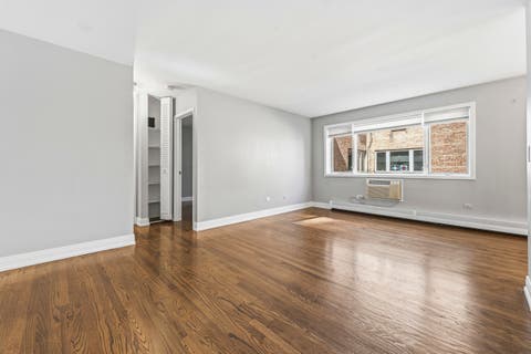 Tiny photo for 426 W BARRY Avenue #407, Chicago, IL 60657 (MLS # 12717102)
