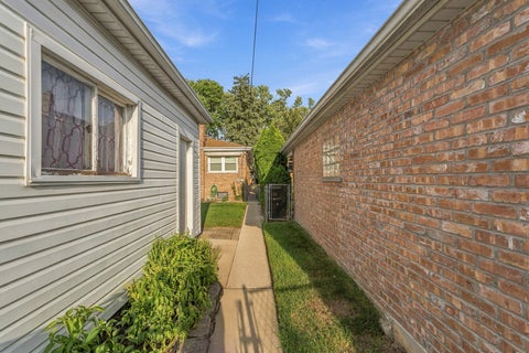 Tiny photo for 2430 Westover Avenue, North Riverside, IL 60546 (MLS # 12756733)